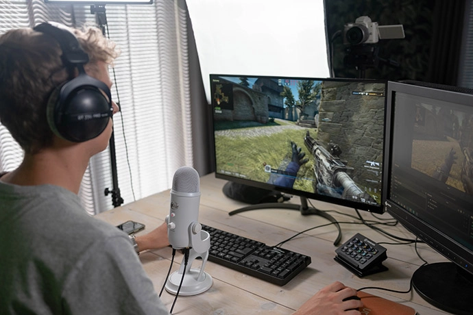 Things To Consider When Buying A Gaming Monitor 4 playing games